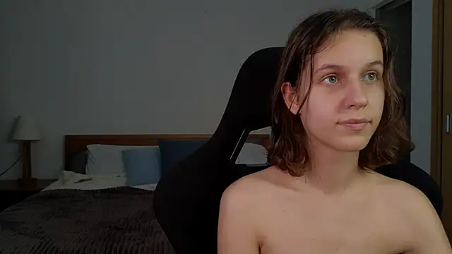 Snapshot of VanessaBayer2 chatting on 10, 3, 2025 VanessaBayer2 online show from 10, 3, 2025