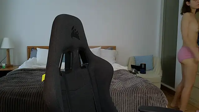 Snapshot of VanessaBayer2 chatting on 17, 3, 2025 VanessaBayer2 online show from 17, 3, 2025