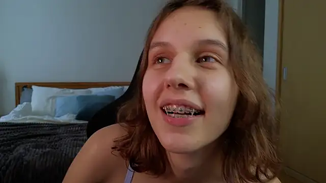 Snapshot of VanessaBayer2 chatting on 17, 3, 2025 VanessaBayer2 online show from 17, 3, 2025