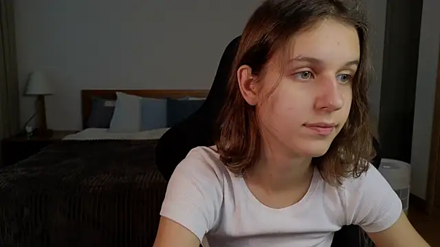 Snapshot of VanessaBayer2 chatting on 17, 3, 2025 VanessaBayer2 online show from 17, 3, 2025