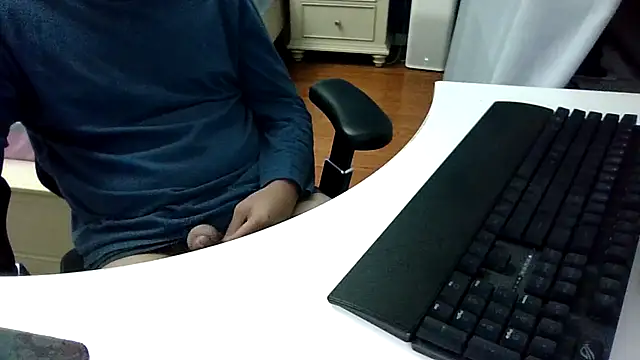 Snapshot of big-pig chatting on 29, 11, 2025 big-pig online show from 29, 11, 2025