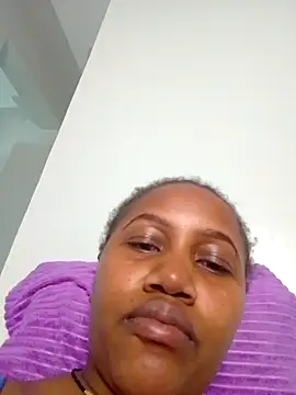 Snapshot of SquirtQueen222 chatting on 9, 12, 2024 SquirtQueen222 online show from 9, 12, 2024