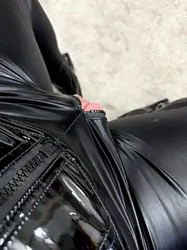 Snapshot of SexyLatexObject chatting on 30, 9, 2025 SexyLatexObject online show from 30, 9, 2025