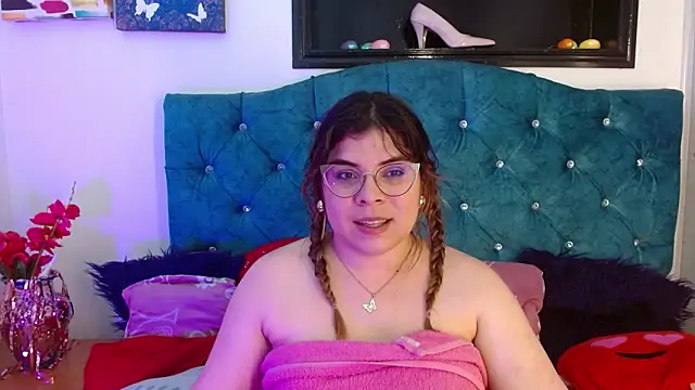 Snapshot of EmmaCoxx chatting on 9, 2, 2025 EmmaCoxx online show from 9, 2, 2025