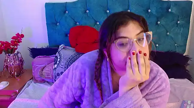 Snapshot of EmmaCoxx chatting on 9, 2, 2025 EmmaCoxx online show from 9, 2, 2025