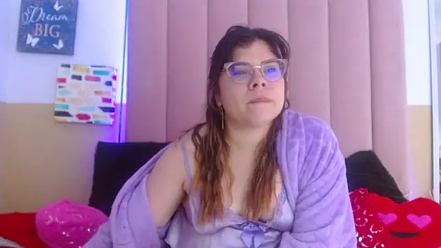 Snapshot of EmmaCoxx chatting on 26, 2, 2025 EmmaCoxx online show from 26, 2, 2025