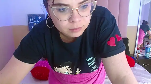 Snapshot of EmmaCoxx chatting on 13, 3, 2025 EmmaCoxx online show from 13, 3, 2025