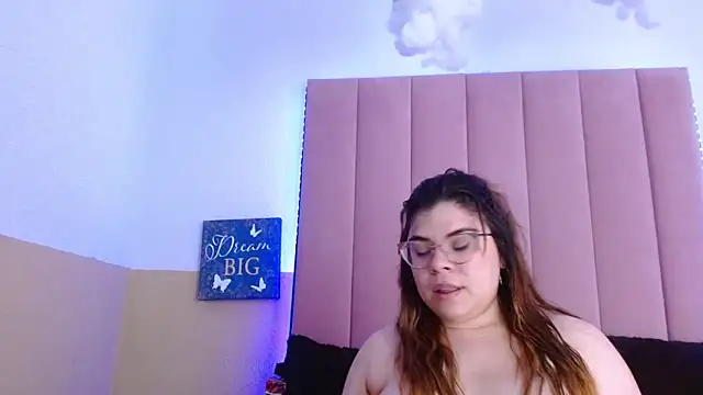 Snapshot of EmmaCoxx chatting on 19, 3, 2025 EmmaCoxx online show from 19, 3, 2025