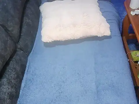 Snapshot of petitev chatting on 10, 10, 2025 petitev online show from 10, 10, 2025