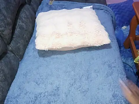 Snapshot of petitev chatting on 20, 10, 2025 petitev online show from 20, 10, 2025