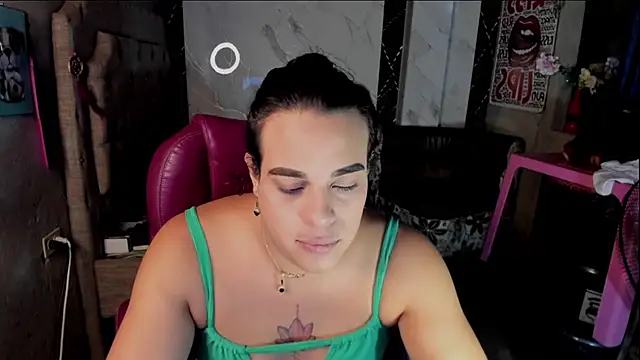 Snapshot of tattys_sexy chatting on 8, 11, 2025 tattys sexy online show from 8, 11, 2025