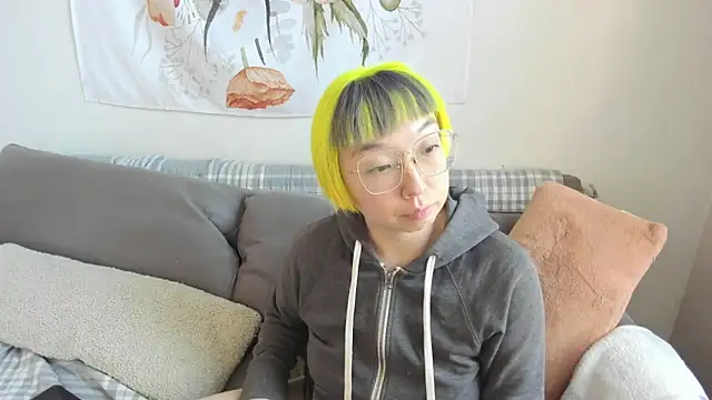 Snapshot of luxgray chatting on 13, 2, 2026 luxgray online show from 13, 2, 2026