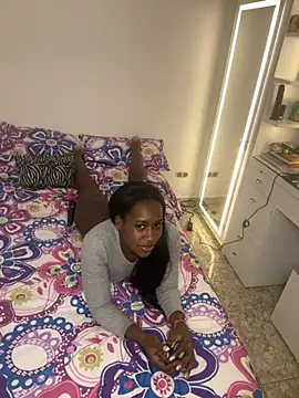 Snapshot of CoralHarrinson chatting on 12, 10, 2025 CoralHarrinson online show from 12, 10, 2025