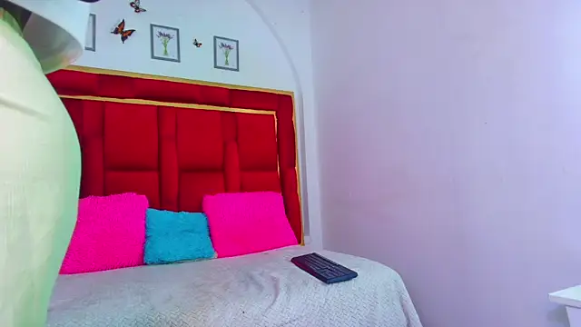 Snapshot of CoralHarrinson chatting on 19, 10, 2025 CoralHarrinson online show from 19, 10, 2025