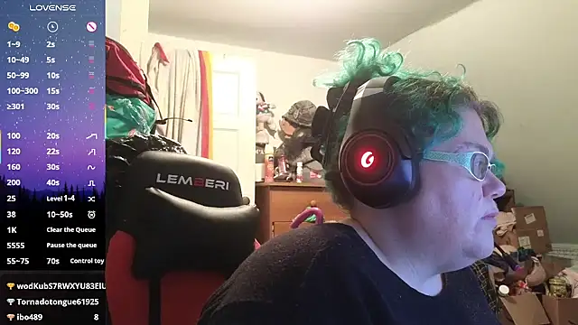 Snapshot of EmberCum chatting on 29, 10, 2025 EmberCum online show from 29, 10, 2025