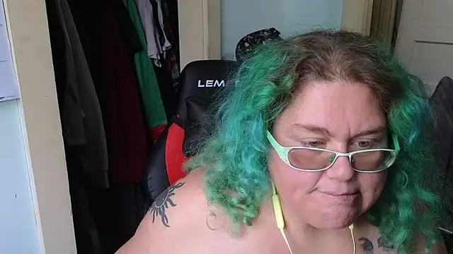 Snapshot of EmberCum chatting on 22, 11, 2025 EmberCum online show from 22, 11, 2025