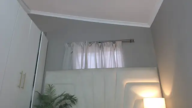 naughtyblackdolie online show from 6, 2, 2026