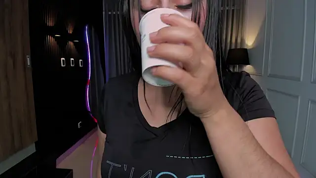 Anna parkker  online show from 21, 11, 2025