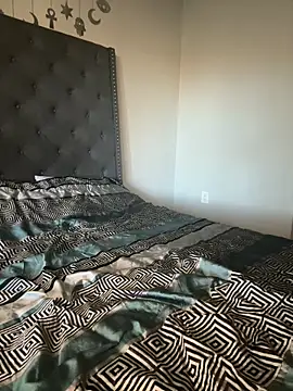 Snapshot of juicyyy323 chatting on 17, 12, 2025 juicyyy323 online show from 17, 12, 2025