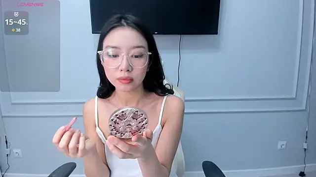 Miwa Kasumi online show from 3, 2, 2025