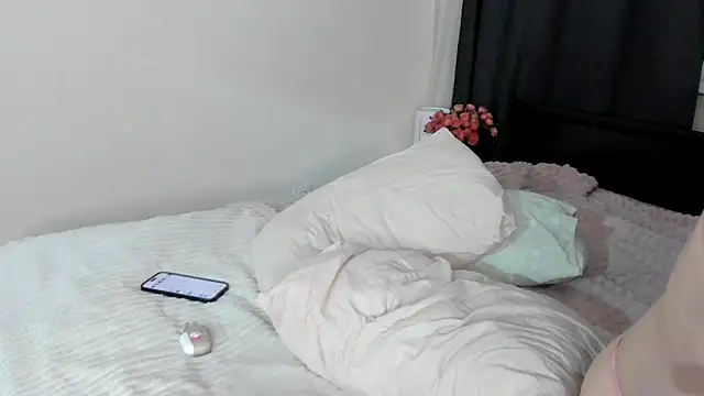 Snapshot of elliemintlover chatting on 17, 12, 2024 elliemintlover online show from 17, 12, 2024