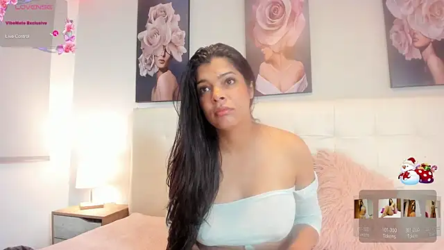 Sweetdreamses  online show from 6, 12, 2024