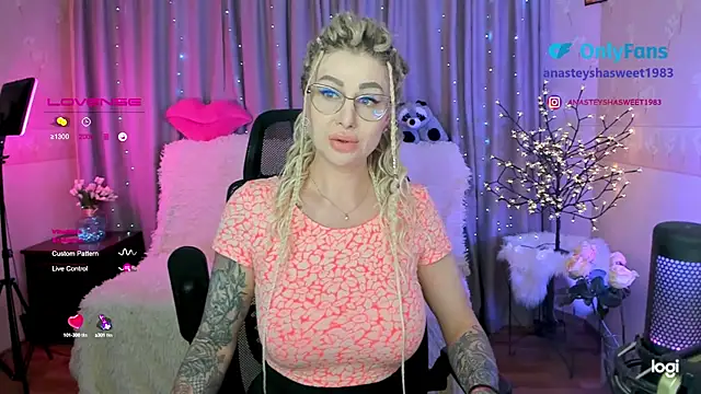 Snapshot of your_wild_amazon_forever chatting on 15, 1, 2025 your wild amazon forever online show from 15, 1, 2025