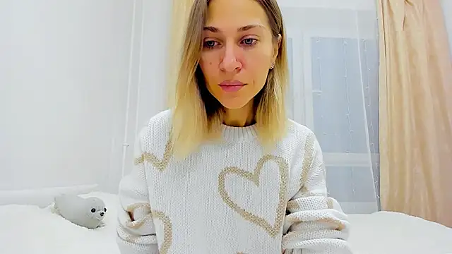 Snapshot of Mona_Cruz chatting on 11, 12, 2024 Mona Cruz online show from 11, 12, 2024