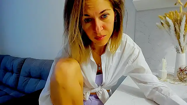 Snapshot of Mona_Cruz chatting on 13, 1, 2025 Mona Cruz online show from 13, 1, 2025