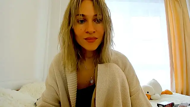 Mona Cruz online show from 19, 2, 2025