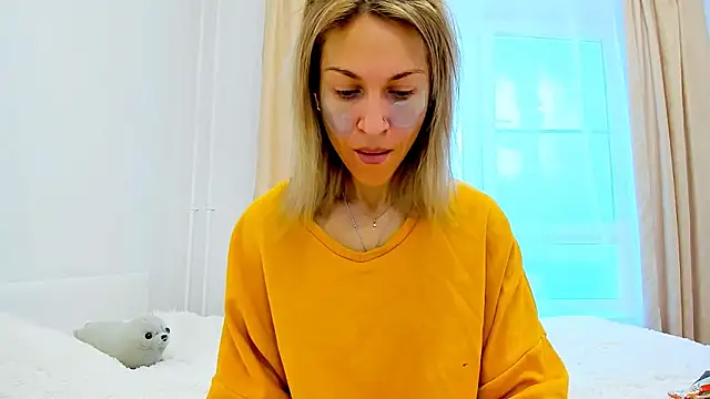 Snapshot of Mona_Cruz chatting on 3, 3, 2025 Mona Cruz online show from 3, 3, 2025