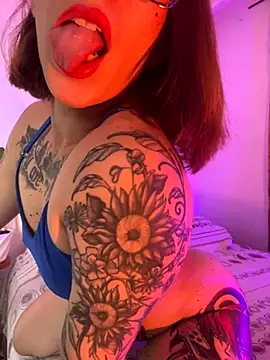 Snapshot of ValenGray chatting on 5, 11, 2025 ValenGray online show from 5, 11, 2025