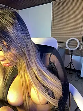 Snapshot of MiaWhitePink_ chatting on 14, 3, 2025 MiaWhitePink online show from 14, 3, 2025