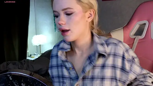 LexieLoree online show from 5, 12, 2024