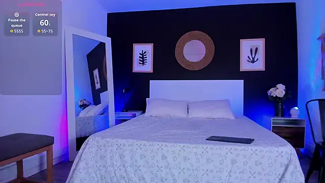 Snapshot of VioletPaket chatting on 12, 3, 2026 VioletPaket online show from 12, 3, 2026