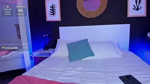 Snapshot of VioletPaket chatting on 23, 3, 2026 VioletPaket online show from 23, 3, 2026