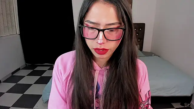 paula kawaiifu  online show from 5, 12, 2024