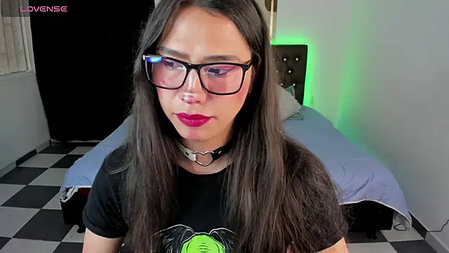 paula kawaiifu  online show from 7, 1, 2025