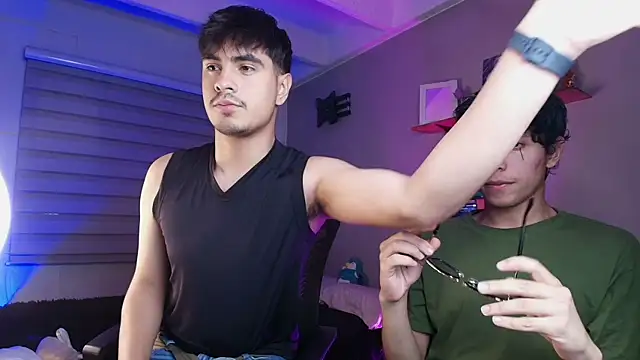 Snapshot of thiago_rockwelll chatting on 3, 10, 2025 thiago rockwelll online show from 3, 10, 2025