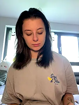 Snapshot of Mia-Minou chatting on 9, 10, 2025 Mia-Minou online show from 9, 10, 2025