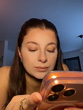 Snapshot of Mia-Minou chatting on 7, 2, 2026 Mia-Minou online show from 7, 2, 2026