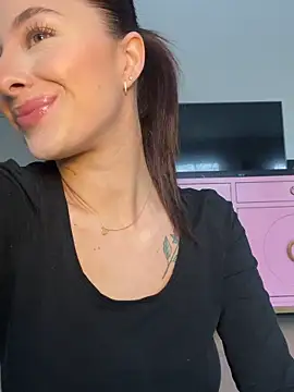 Snapshot of Mia-Minou chatting on 10, 2, 2026 Mia-Minou online show from 10, 2, 2026