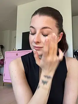 Snapshot of Mia-Minou chatting on 5, 3, 2026 Mia-Minou online show from 5, 3, 2026