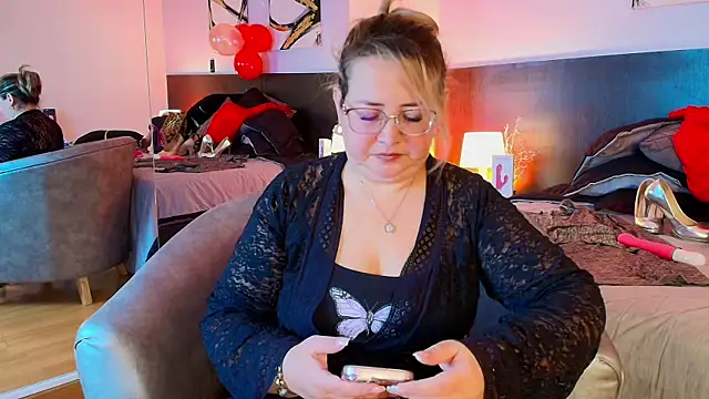 MartinaCaycedo online show from 9, 2, 2025