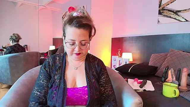 MartinaCaycedo online show from 25, 2, 2025
