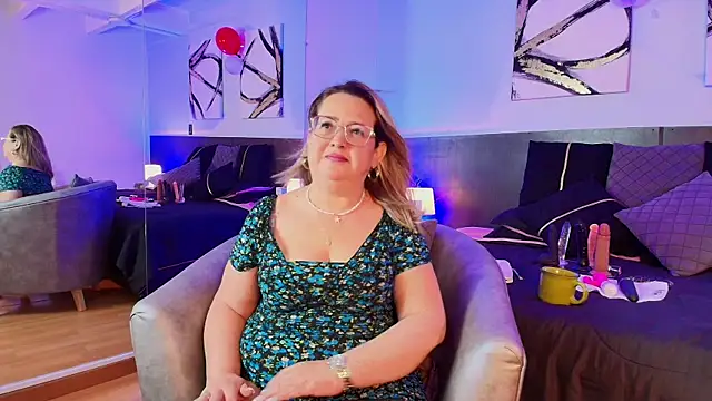 MartinaCaycedo online show from 5, 3, 2025