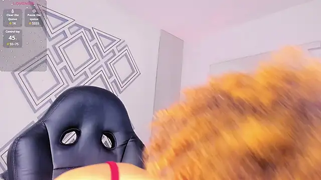  CurlyGirl  online show from 1, 2, 2025