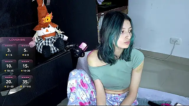 Camila---torres online show from 29, 10, 2025