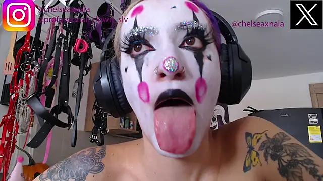 Snapshot of Eloise-brown chatting on 13, 10, 2025 Eloise-brown online show from 13, 10, 2025