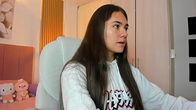 Snapshot of mia_nevaeh chatting on 7, 1, 2025 mia nevaeh online show from 7, 1, 2025